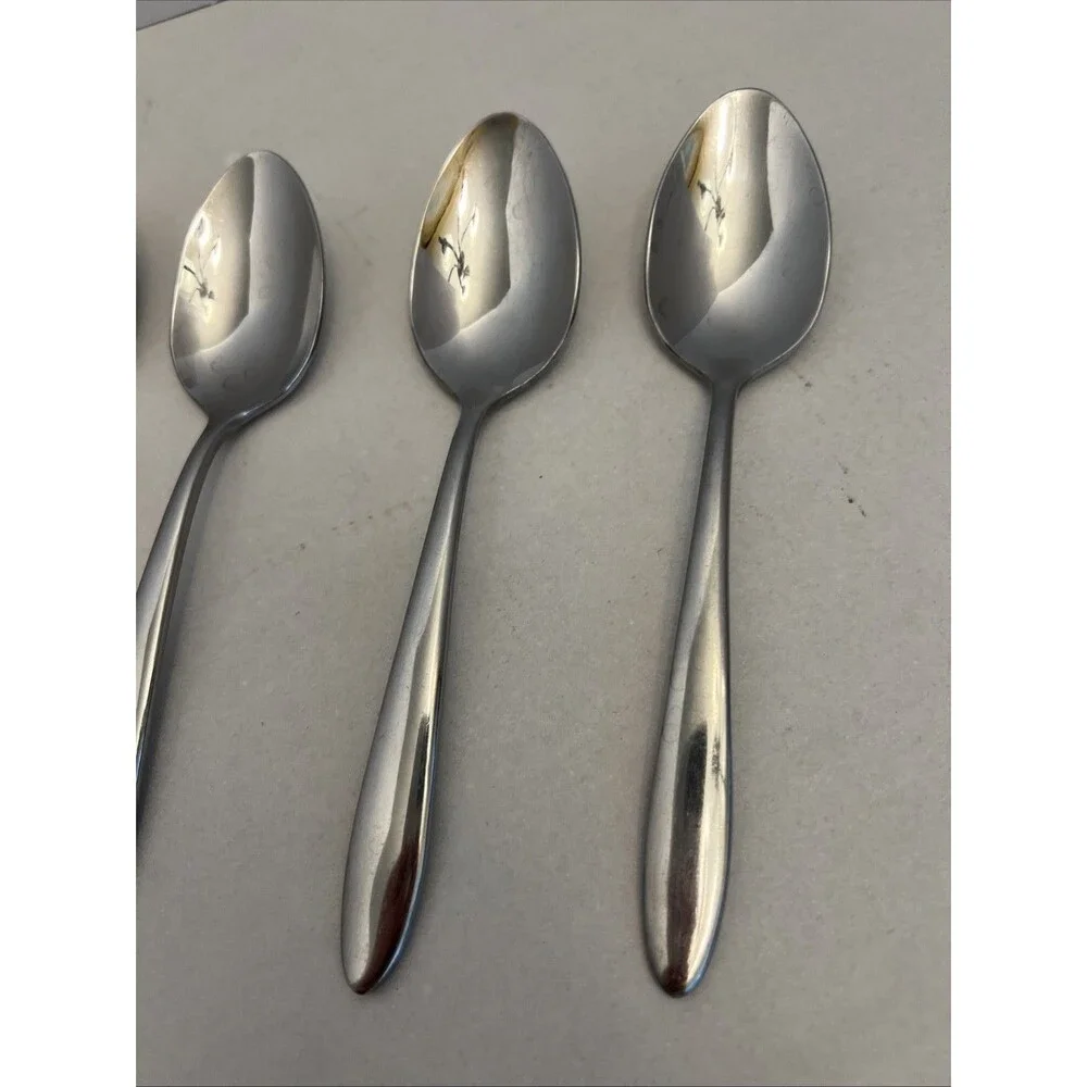 Oneida mooncrest trista